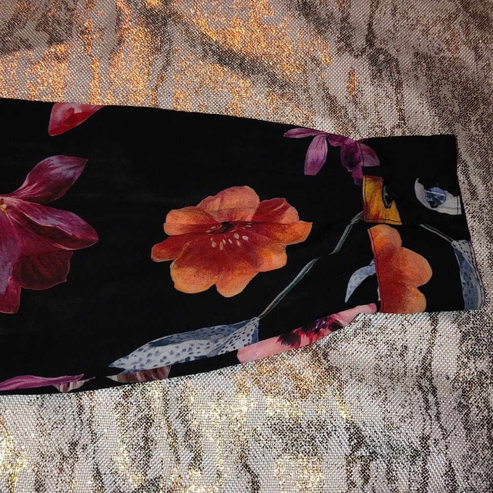 Tie-neck midi dress in midnight Dutch floral - Picture 8 of 8